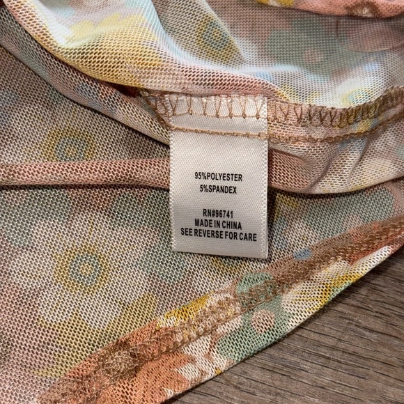 Belle Du Jour • Sheer Floral Button Down - Picture 9 of 9